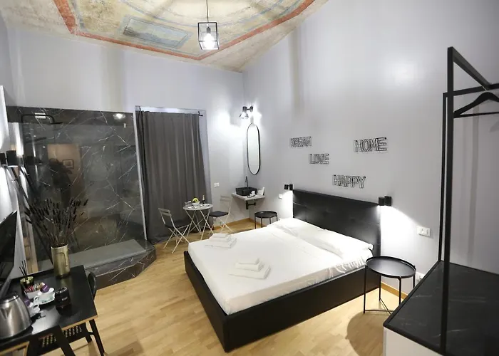 Kiss Me Luxury Couette-café Rome